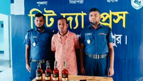 মদসহ ভারতীয় নাগরিককে আটক করেছে পুলিশ