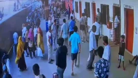 আসামিদের ছিনিয়ে নিতে পুলিশ ফাঁড়িতে হামলা, রামদার কোপে দুই পুলিশ আহত