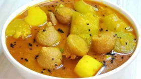 ঘরোয়া বাঙালি স্বাদে লাউ-বড়ির তরকারি
