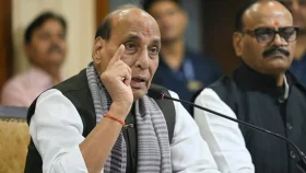 বাংলাদেশের মতো সরকার পরিবর্তনের চেষ্টা করছে কংগ্রেস, দাবি ভারতের প্রতিরক্ষামন্ত্রীর