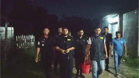 এসআরবির উপস্থিতি টের পেয়ে পালালো দুর্বৃত্তরা, ৮ ককটেল উদ্ধার