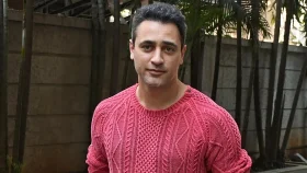 মোদি বিরোধী পোস্ট, ইমরান খানকে ১৫ লাখ রুপির প্রস্তাব!