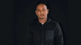 দোকানের সামনে দিয়ে হেঁটে যাচ্ছিলেন যুবক, মোটরসাইকেলে এসে গুলি করে হত্যা