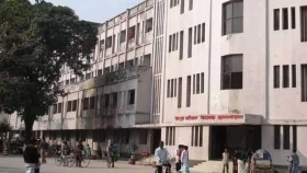 প্রধানমন্ত্রী হঠাৎ আসতে পারেন ভেবে হাসপাতালে রাতভর ধোয়ামোছা, রোগীরা পাচ্ছেন বাড়তি সেবা