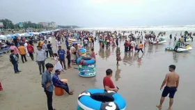 কক্সবাজার সৈকতে গোসলে নেমে ৩ পর্যটকের মৃত্যু, নিখোঁজ ২