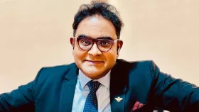এবার ময়ূখের কণ্ঠে উল্টো সুর, প্রশংসায় ভাসালেন বাংলাদেশকে