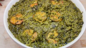 কচুপাতা চিংড়ি ভুনা, ভাতের সঙ্গে জমবে দারুণ
