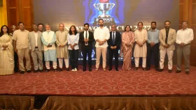 ৩০ দেশের ক্লাব নিয়ে এক্সপ্যাট ওয়ার্ল্ড কাপ আয়োজনের ঘোষণা, থাকছেন শাহরুখ খানও