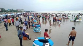 বঙ্গোপসাগরে ভেসে যাওয়া আরেক পর্যটকের লাশ উদ্ধার