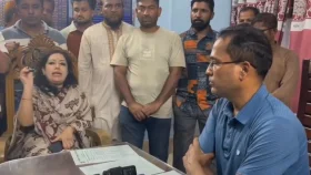 ওসির সঙ্গে বাগবিতণ্ডা রুমিন ফারহানার, বললেন ‘আপনি বিরাট আওয়ামী লীগ ছিলেন’