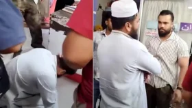 ছাত্রীকে যৌন হয়রানির অভিযোগে মাদ্রাসাশিক্ষককে থাপ্পড়, ভিডিও ভাইরাল