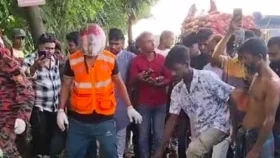 বাসের সঙ্গে সংঘর্ষে অ্যাম্বুলেন্সে থাকা ৩ জন নিহত