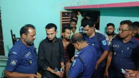 মাদক সেবনরত অবস্থায় পুলিশ সদস্যসহ তিন জন আটক