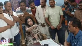 সরাইল থানায় রুমিন ফারহানা ও ওসির বাগ্‌বিতণ্ডা, পুলিশের জিডি