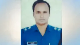 ছুটি কাটিয়ে কর্মস্থলে ফেরা হলো না পুলিশ কর্মকর্তার, সড়কেই হারালেন প্রাণ 