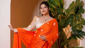জন্মদিনে চমক দিলেন পরীমণি, আসছে ‘ফারজানা’