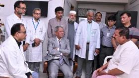 ভূমিমন্ত্রী মিনুকে দেখতে হাসপাতালে রাষ্ট্রপতি