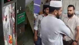 টঙ্গীতে মাদ্রাসায় যৌন নির্যাতন: ঘটনার পরদিন মিষ্টি নিয়ে শিশুটির বাড়িতে শিক্ষক