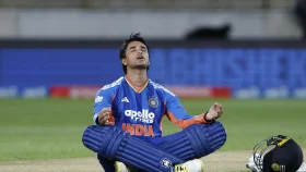 পাওয়ার প্লেতে বিশ্বরেকর্ড গড়ে কিউইদের হারালো ভারত 
