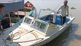 ইলিশ রক্ষার অভিযানে মৎস্য কর্মকর্তাদের ওপর হামলায় আহত ৭, কান ধরে ওঠবস