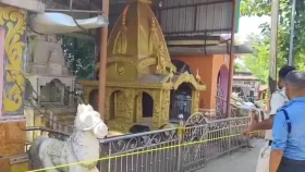 পশ্চিমবঙ্গের মন্দিরে রাম-সীতার মূর্তি ভাঙচুর, রক্তের মতো পদার্থ ঘিরে উত্তেজনা