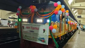 প্রথম দিনেই এক ঘণ্টা দেরিতে ফেনী ছাড়লো মহানগর এক্সপ্রেস
