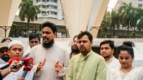 ‘এক নেতাকে ঘিরে অন্যদের অবদান আড়াল, বর্তমান সরকারও ব্যতিক্রম নয়’