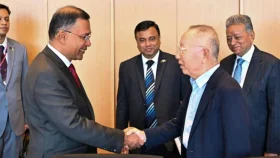বাংলাদেশে পোশাক খাতে বিনিয়োগ বাড়াতে ইউনিক্লোকে প্রধানমন্ত্রীর আহ্বান