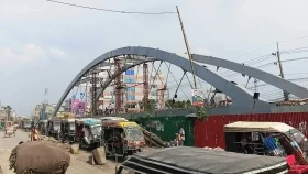 ‘একটা গুলির খবর শুনে নিঃশ্বাস ফেলতে না ফেলতেই আরেকটা গুলির ঘটনা’
