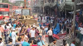 গুলিস্তানে ডিএসসিসির অভিযান: ফুটপাত থেকে শতাধিক দোকান উচ্ছেদ