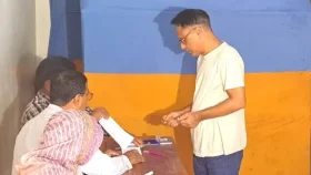 সরকারি দলকে সমর্থনের অভিযোগে ৯ কর্মকর্তাকে নির্বাচনি দায়িত্ব থেকে প্রত্যাহার