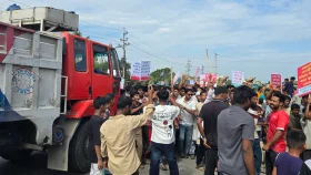 ব্রাহ্মণবাড়িয়ায় নতুন উপজেলা গঠনের প্রতিবাদে মহাসড়ক অবরোধ