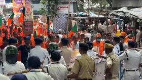 কলকাতায় ফের বাংলাদেশ উপ-হাইকমিশন ঘেরাওয়ের চেষ্টা, পুলিশের বাধার মুখে বঙ্গসেনা