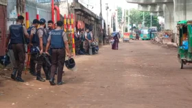 বেতন বৃদ্ধির দাবিতে বিক্ষোভ, আশুলিয়ায় ১১ কারখানায় ছুটি ঘোষণা