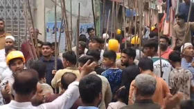 টিকটকের কমেন্ট নিয়ে বসলো সালিশ, দফায় দফায় সংঘর্ষে পুরো বাজার রণক্ষেত্র