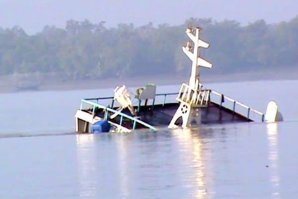 শ্যালা নদীতে কয়লাবোঝাই কার্গো ডুবি