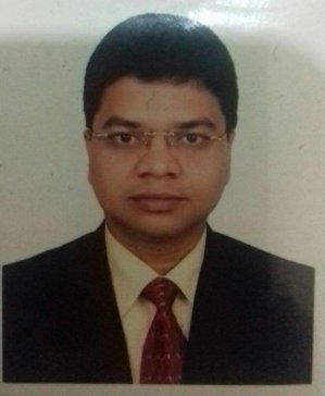 নিহত ব্যক্তির মানিব্যাগে পাওয়া ছবি