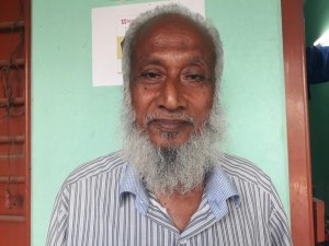 খুলনার মুক্তিযোদ্ধা শহিদের জীবন চলে মাইক সার্ভিসে