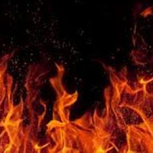 রাজধানীর মোহাম্মদপুরে ছয় তলা ভবনে আগুন