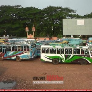 পরিবহন শ্রমিকদের ওপর হামলা, চাঁদপুর-কুমিল্লা বাস চলাচল বন্ধ
