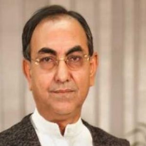 হঠাৎ বাংলাদেশ ব্যাংকে মির্জা আব্বাস