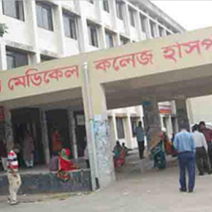 চালককে ছুরিকাঘাত করে মোটরসাইকেল ছিনিয়ে নিলো দুর্বৃত্তরা