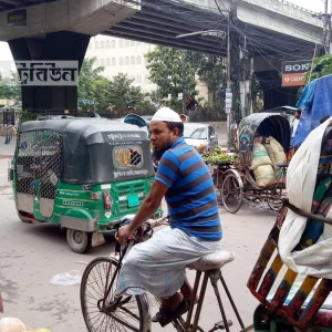 রাজধানীতে এক এলাকার ব্যাটারিচালিত রিকশা যেতে পারবে না অন্য এলাকায় 