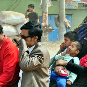 ঢাকার বাতাসে শ্বাস নিলেই বিপদ, মাস্ক ছাড়া বাইরে নয়