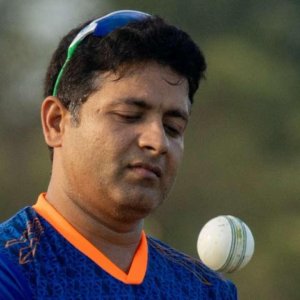 ক্রিকেটকে বিদায় বলে দিলেন পিযুশ চাওলা