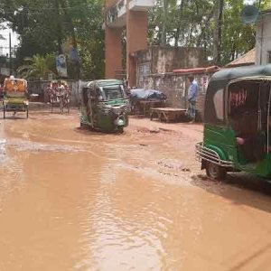 সড়কজুড়ে খানাখন্দ, দুর্ভোগে ত্রিশালের বাসিন্দারা