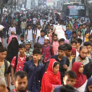 মধ্যপ্রাচ্য যুদ্ধের প্রভাবে দেশে দারিদ্র্যের ঝুঁকিতে পড়তে পারে ১২ লাখ মানুষ