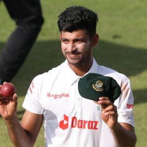 নাঈম হাসানকে হেনস্তা: ক্ষুব্ধ বিসিবি ও কোয়াব