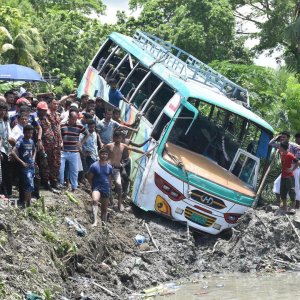 ১২ বছরে ৬৮ হাজার সড়ক দুর্ঘটনা, মৃত্যু এক লাখ