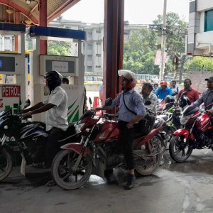 জ্বালানি সংকটে দেশ, আমদানিতে মনোযোগের পরামর্শ